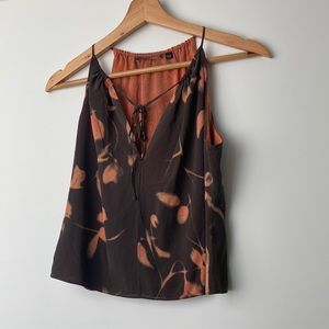 Used top Tahari Petite